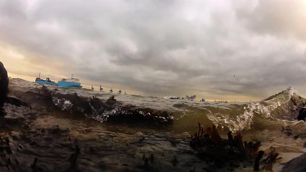 Klara Hobza, Europoort (The Great Entry), 2012, C-Print, 70 x 38 cm, courtesy Soy Capitán Berlin und Galerie für Landschaftskunst, Hamburg