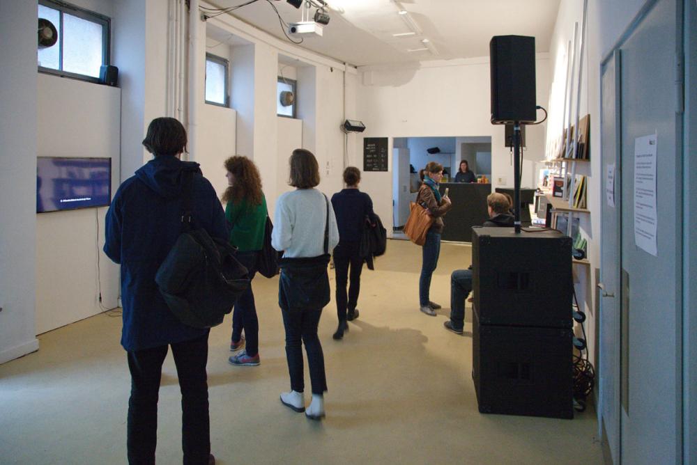 installation view, on display: Aleksandra Bielas & Daniela Kneip Velescu, basis 2014