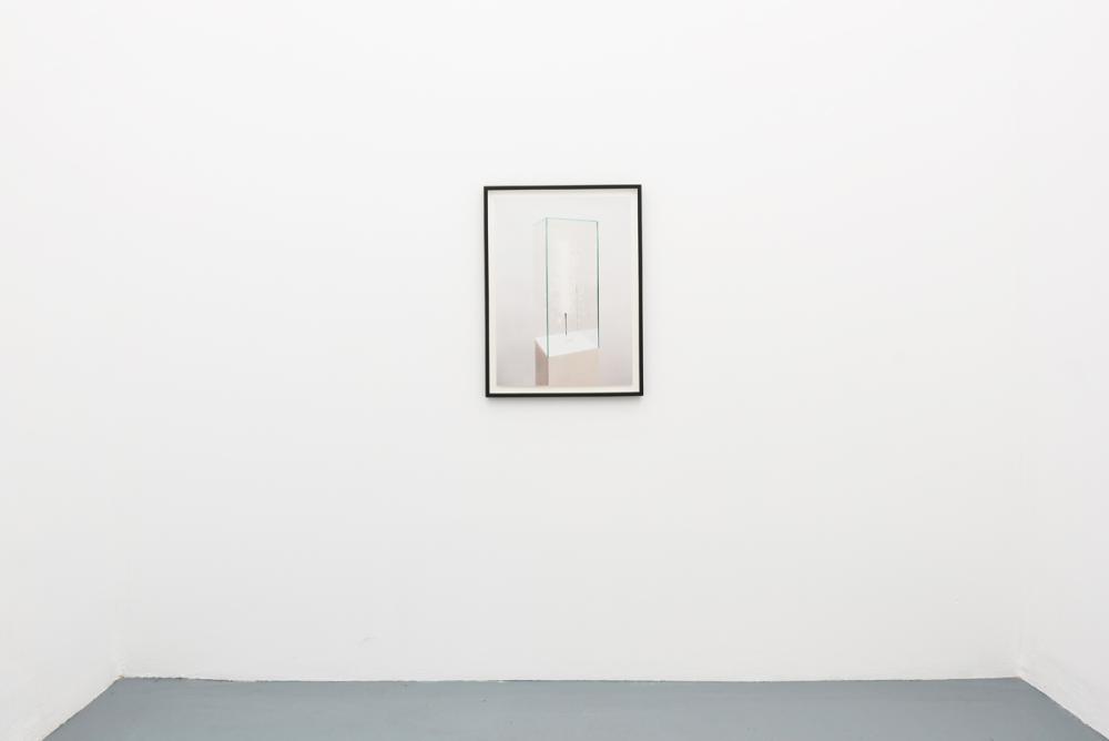 Installation view: Rumors of Glory, Alwin Lay, Permanent Sparkler (2012), basis 2017, Foto: Frithjof Kjer