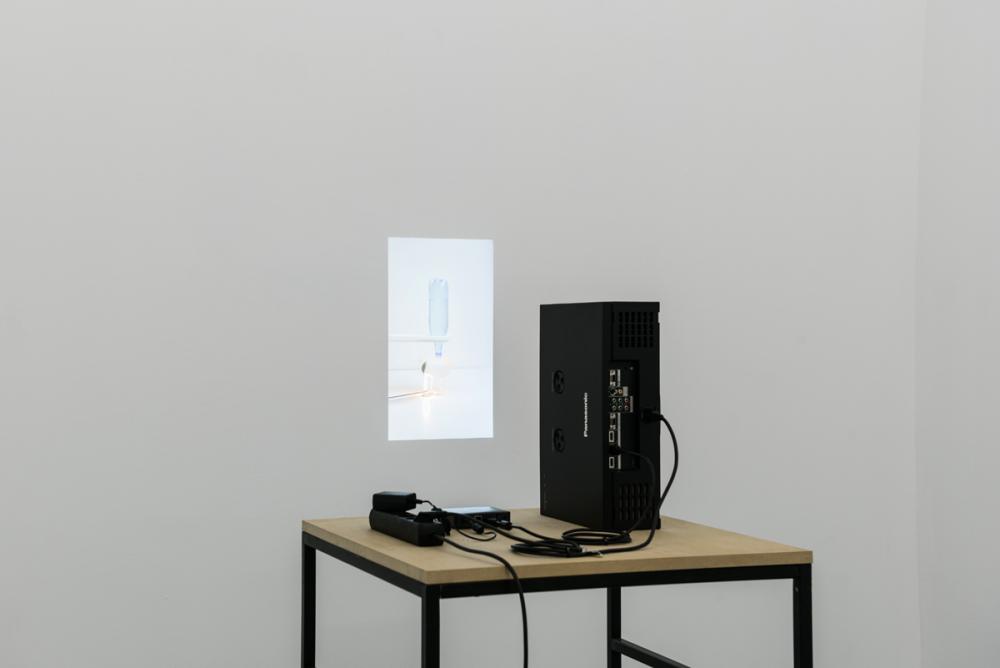 Installation view: Rumors of Glory, Alwin Lay, Ballon/ Balloon (2012), basis 2017, photo: Frithjof Kjer