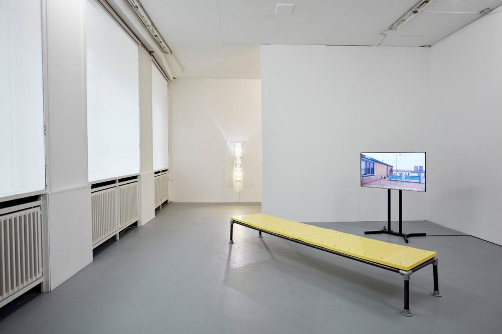 Installation View, Levent Kunt, basis 2016, Foto: Günther Dächert