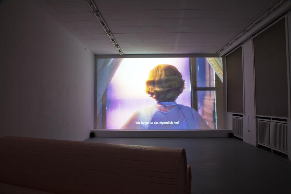 Installation View, on display "Sommer-Screening": Eli Cortiñas, basis 2014, photograph: Amin Weber