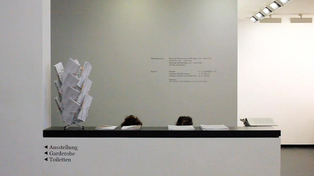 Filmstill: Aleksandra Bielas & Daniela Kneip Velescu, „MMJN (Futur Perfekt – The Future As It Will Have Been)“, 2013