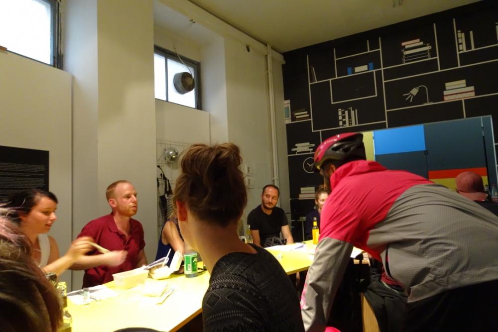 Johannes Büttner, Liefern, 2017, Performance at basis