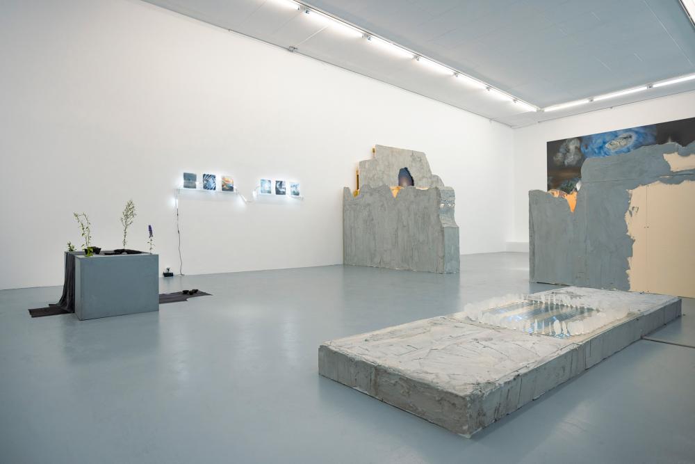 Xiaoshi Qin, Tell me about the midnight sunsets and hidden mountains, 2023, installation, mixed media, photo: Angelika Zinzow, © basis e.V.