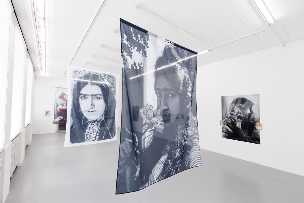 Selbstaehnlich. Cihan Cakmak & Moshtari Hilal, installation view basis e.V., Courtesy the artists, Foto Bernd Euring, © basis e.V. (Raum 1.2).jpg 