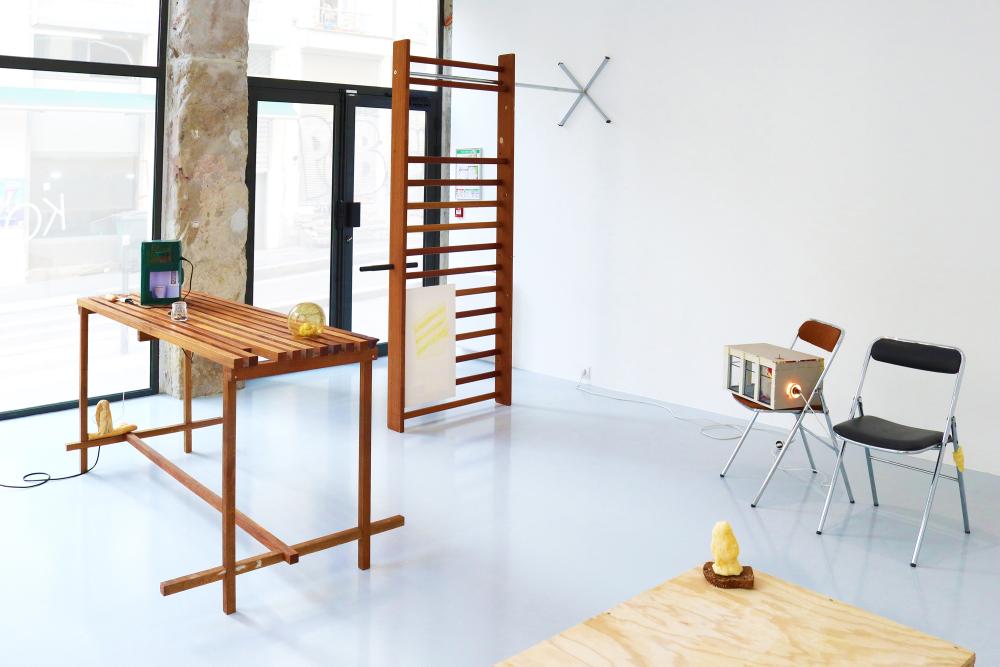 KOMMET LYON, Less Voyage, exhibition view, KOMMET Art space - Lyon (FR), 2023, Photo: Alexandre Caretti